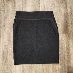 St. John Black Wool Blend Pencil Skirt